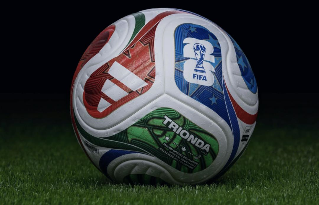 足彩世界杯冠军竞猜 冠军奖杯与足球